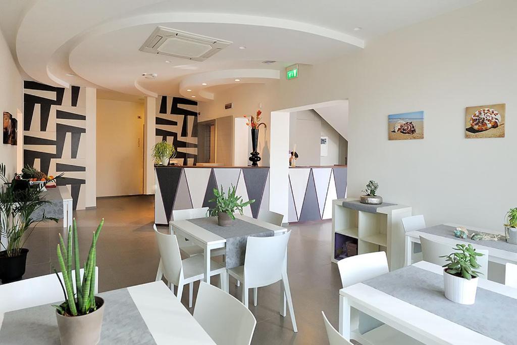 Hotel & Residence Cavalluccio Marino Rimini Exterior photo