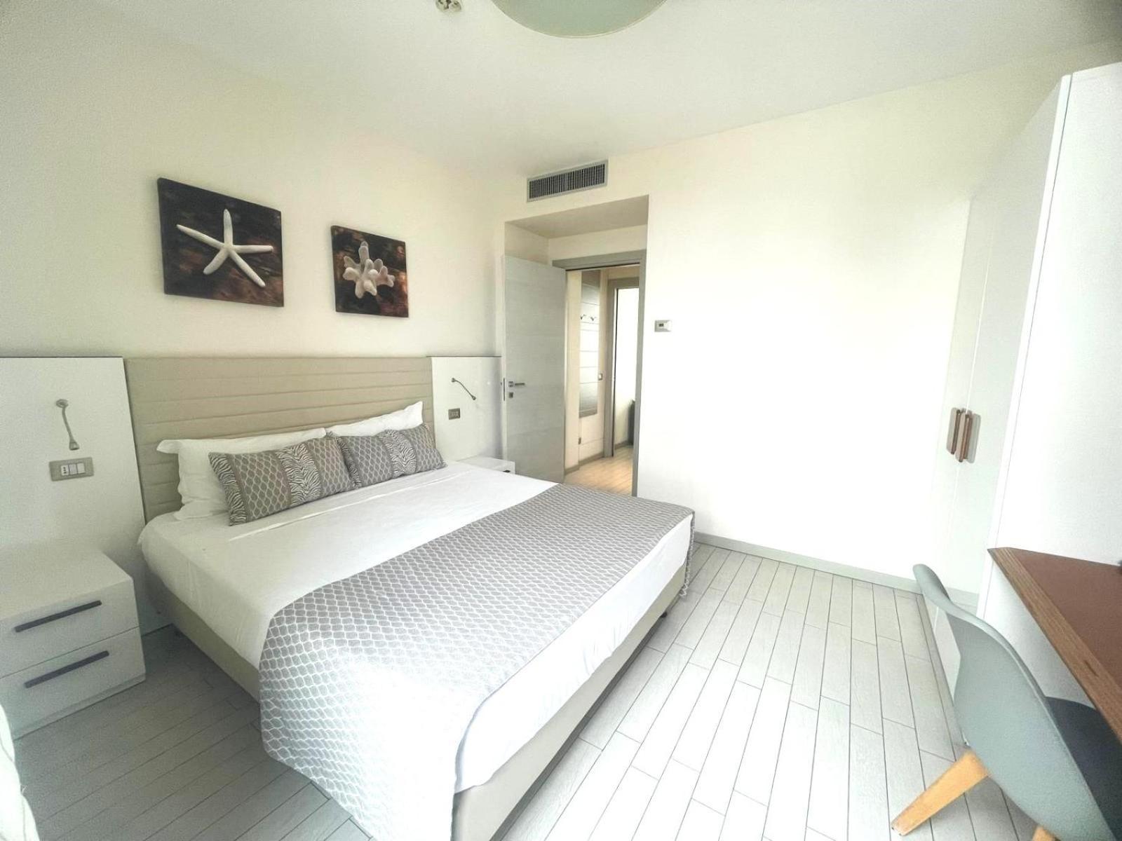 Hotel & Residence Cavalluccio Marino Rimini Exterior photo