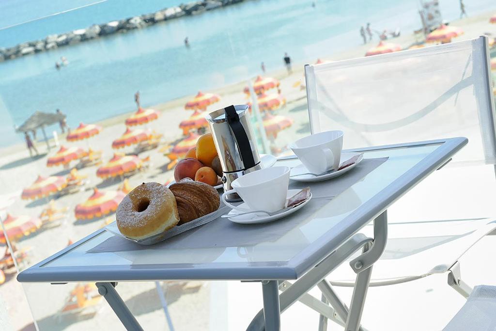 Hotel & Residence Cavalluccio Marino Rimini Exterior photo