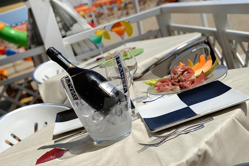 Hotel & Residence Cavalluccio Marino Rimini Exterior photo