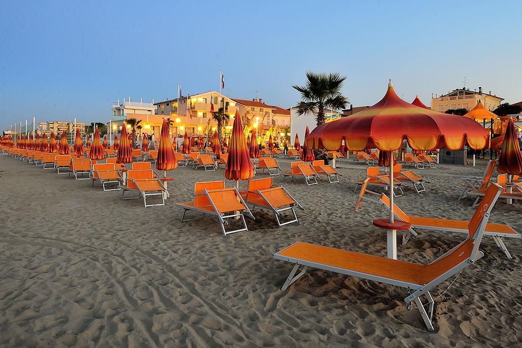 Hotel & Residence Cavalluccio Marino Rimini Exterior photo