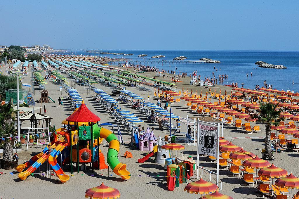 Hotel & Residence Cavalluccio Marino Rimini Exterior photo