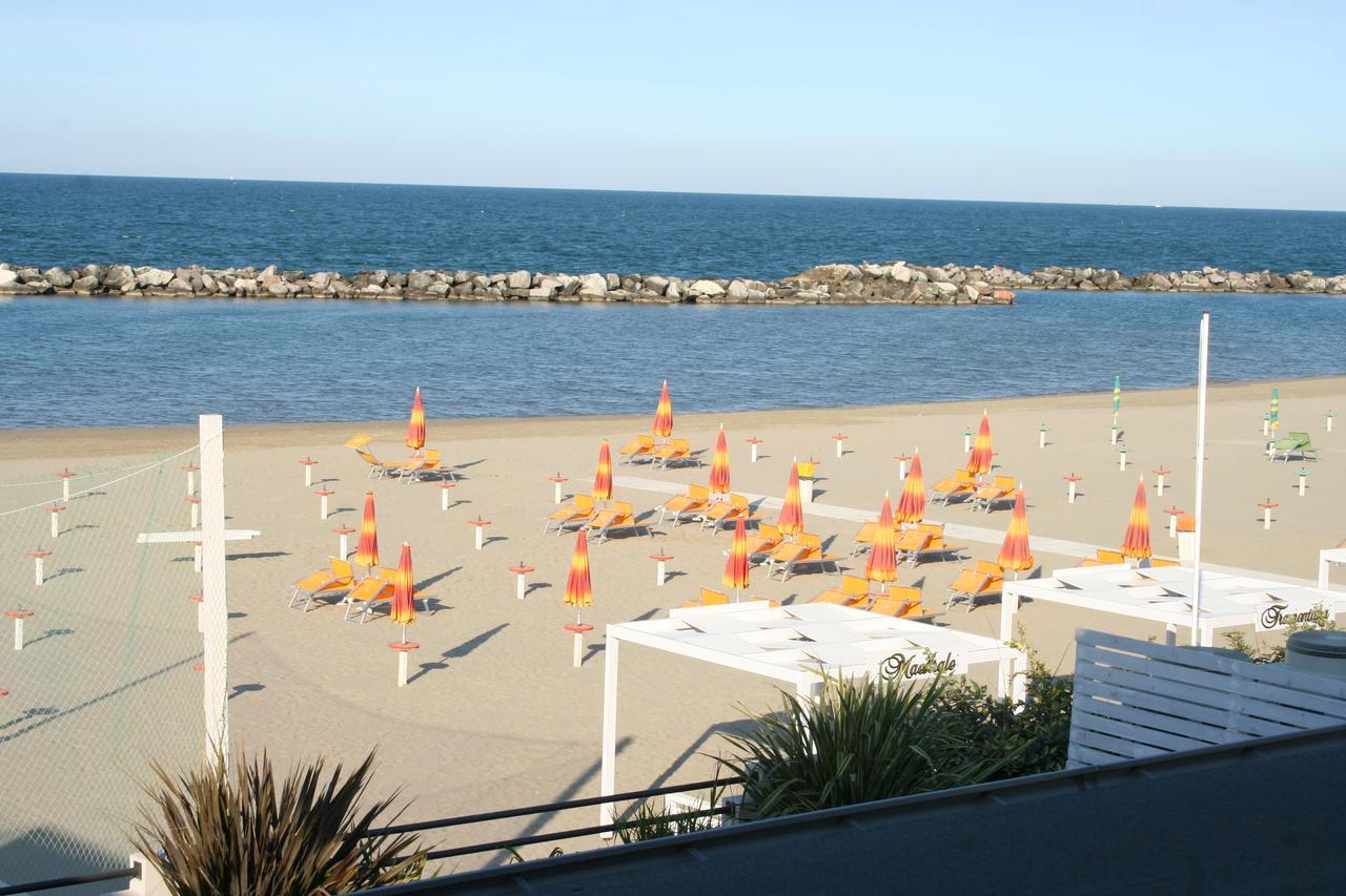 Hotel & Residence Cavalluccio Marino Rimini Exterior photo